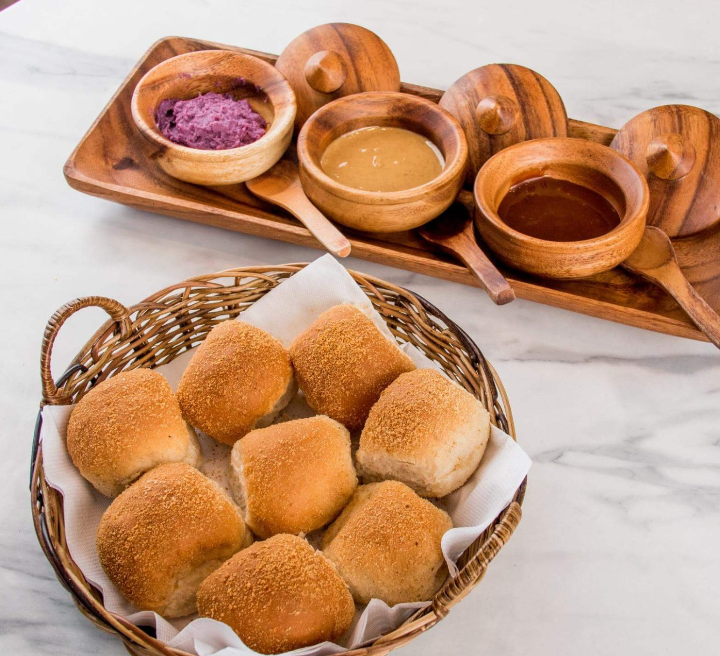 Classic Instant Pandesal Premix -460 grams.